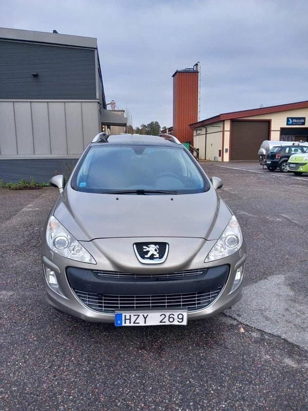 Grå Begagnad 2010 Peugeot 308 Kombi | 35 000 kr (Bra pris) - Bild 1/4