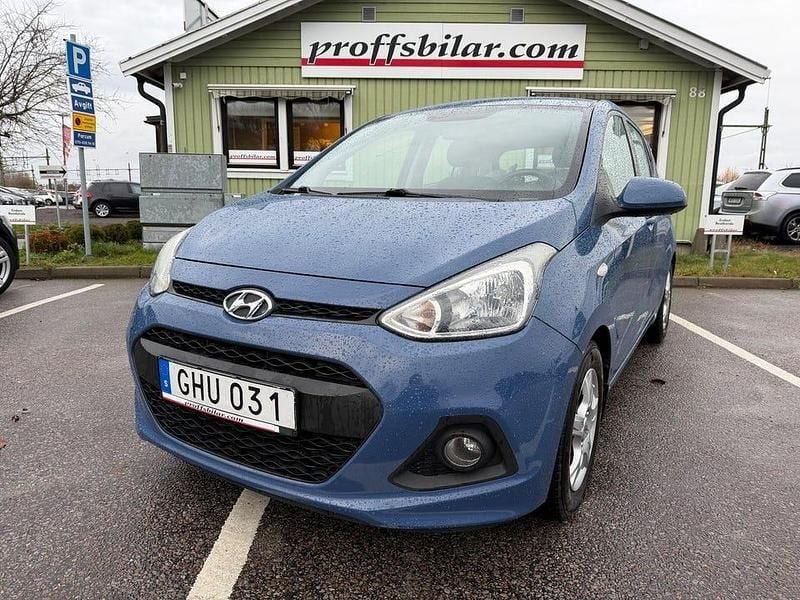Begagnad Hyundai i10 67 HK (49 kW) 2014 Ljusblå Halvkombi
