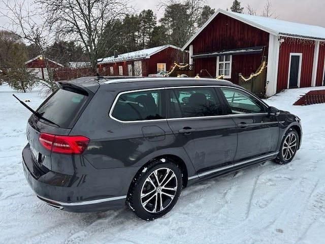 Begagnad VW Passat 190 HK (139 kW) 2018 Grå metallic Kombi