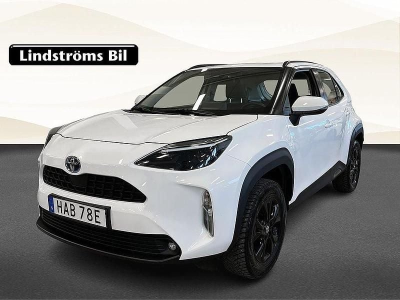 Vit Begagnad 2022 Toyota Yaris Cross Active SUV | 274 900 kr (Marknadspris) - Bild 1/3