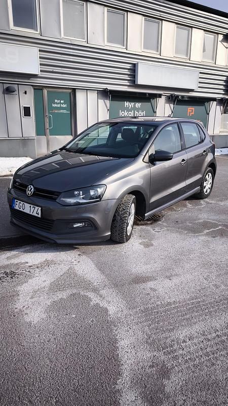 Begagnad VW Polo R-line 90 HK (66 kW) 2014 Grå metallic