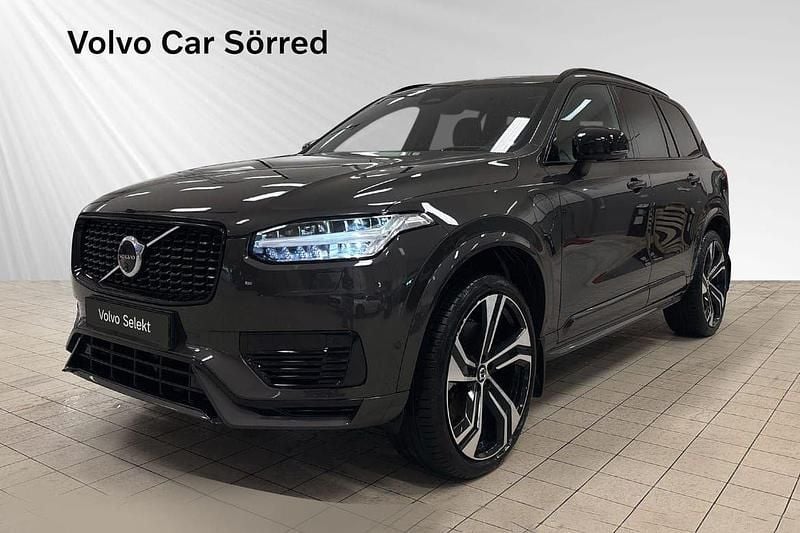 Grå Begagnad 2025 Volvo XC90 Ultra SUV | 789 900 kr (Marknadspris) - Bild 1/3