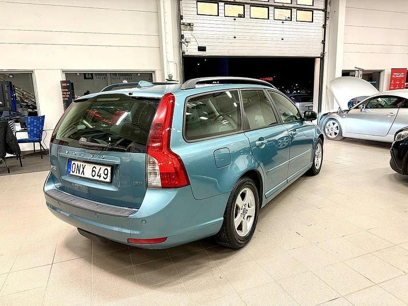 Begagnad Volvo V50 Momentum 125 HK (91 kW) 2009 Blå Kombi