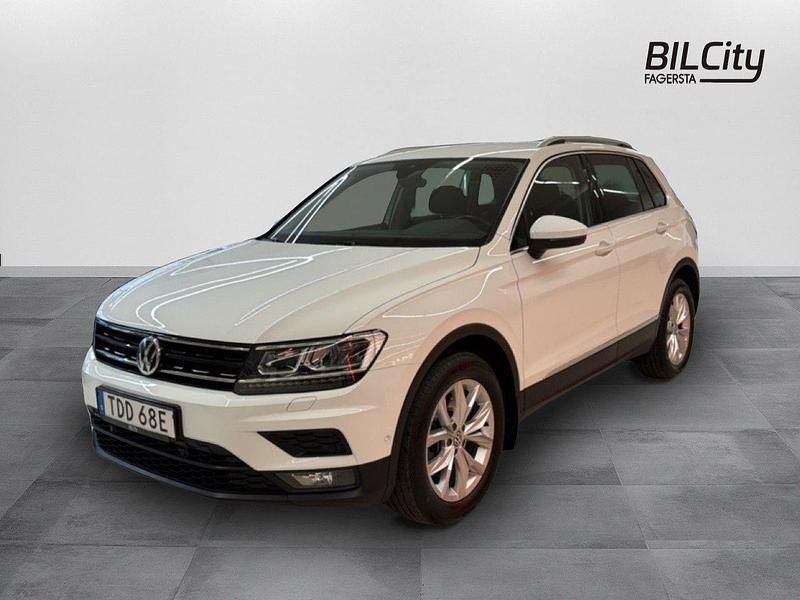 Vit Begagnad 2020 VW Tiguan SUV | 269 900 kr (Superpris) - Bild 1/4