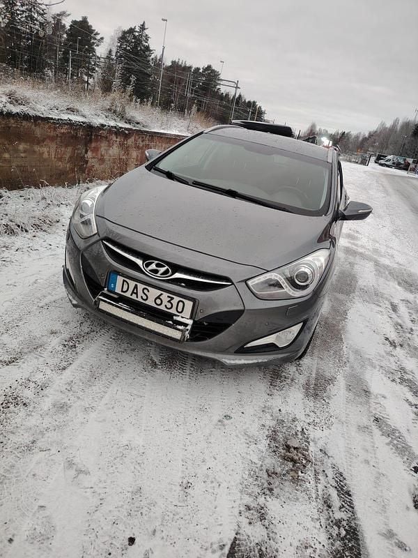 Begagnad 2013 Hyundai i40 Kombi | 47 500 kr (Bra pris) - Bild 1/4