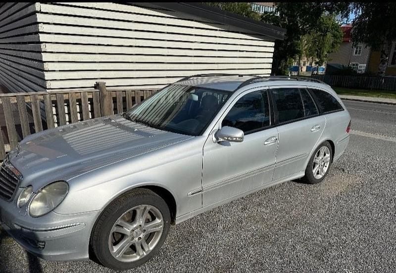 Silver Begagnad 2007 Mercedes E200 Avantgarde Kombi | 20 000 kr - Bild 1/3