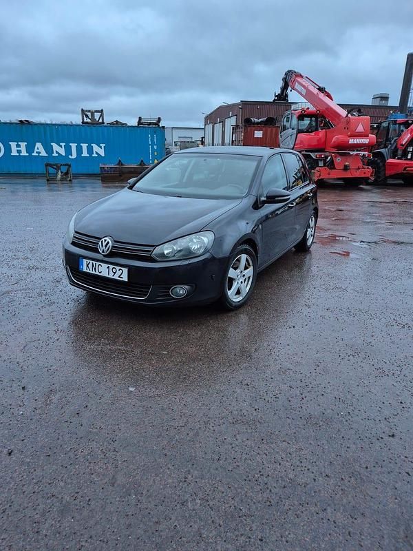 Begagnad 2010 VW Golf VI Halvkombi | 52 000 kr (Marknadspris) - Bild 1/4