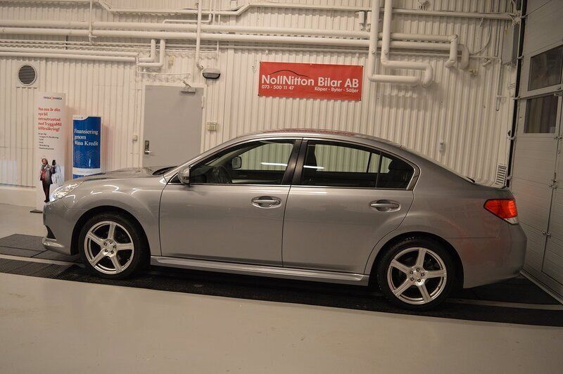 Begagnad Subaru Legacy 150 HK (110 kW) 2011 Sedan