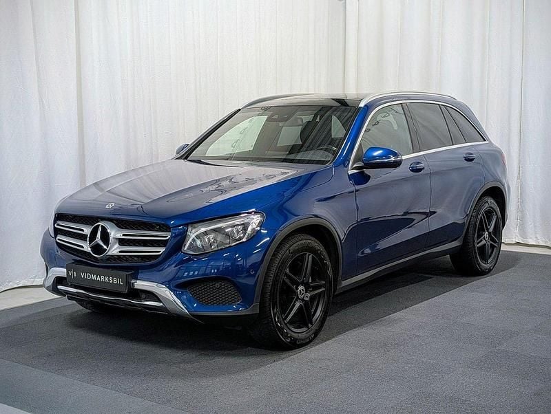 Blå Begagnad 2017 Mercedes GLC220 SUV | 246 900 kr (Marknadspris) - Bild 1/4