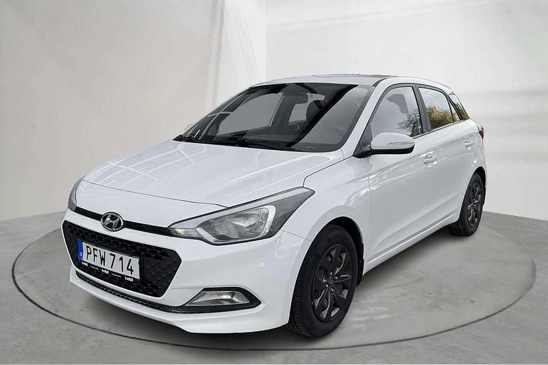 Vit Begagnad 2018 Hyundai i20 | 89 800 kr - Bild 1/4