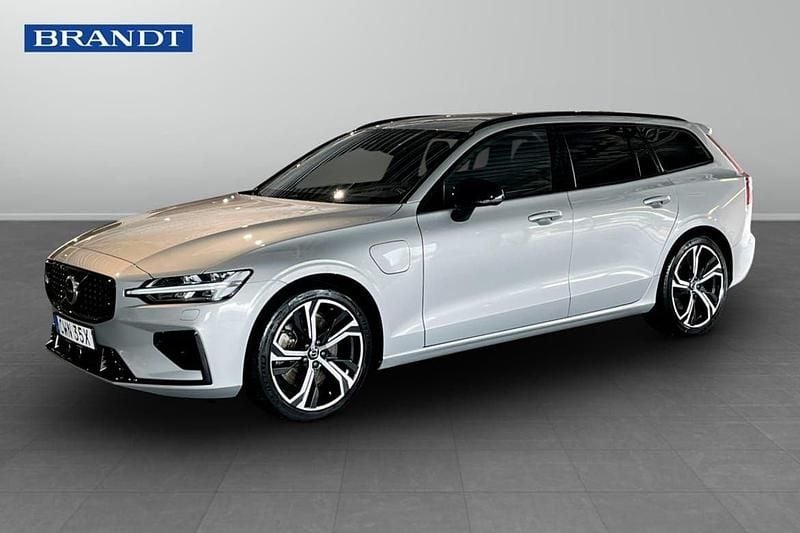 Silver Begagnad 2023 Volvo V60 Plus Kombi | 389 900 kr (Superpris) - Bild 1/4