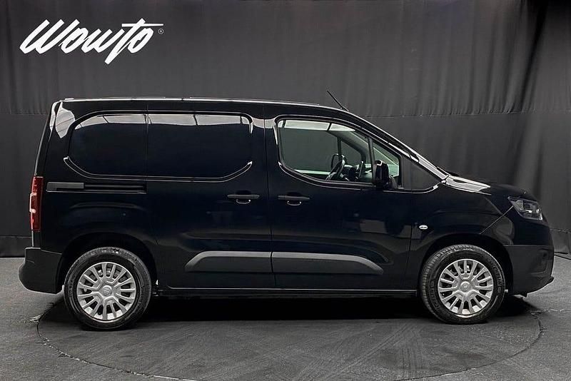 Begagnad Toyota Proace City City 131 HK (96 kW) 2018 Onyx svart