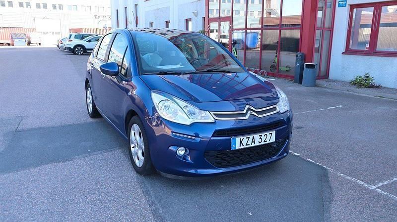 Blå Begagnad 2015 Citroën C3 Halvkombi | 59 900 kr (Marknadspris) - Bild 1/4