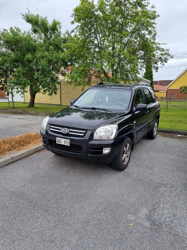 Svart Begagnad 2006 Kia Sportage 4 SUV | 32 000 kr (Bra pris) - Bild 1/4