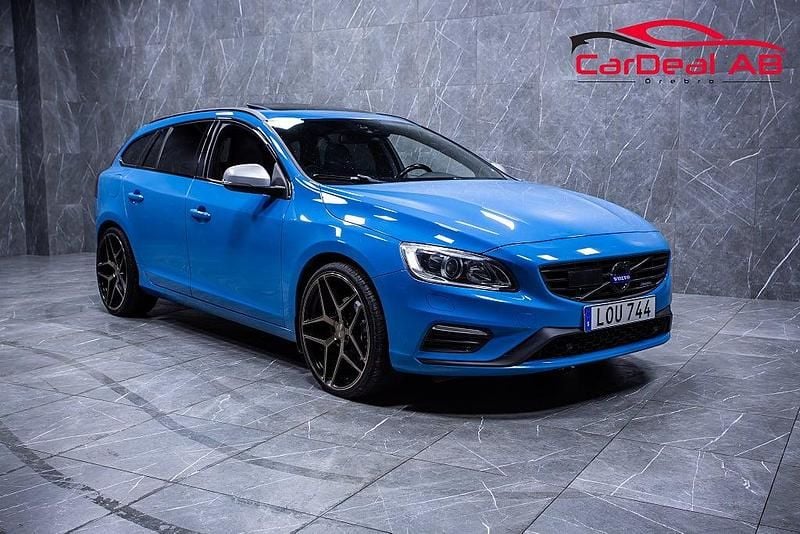 Blå Begagnad 2014 Volvo V60 R-Design Kombi | 159 800 kr (Lite dyr) - Bild 1/4