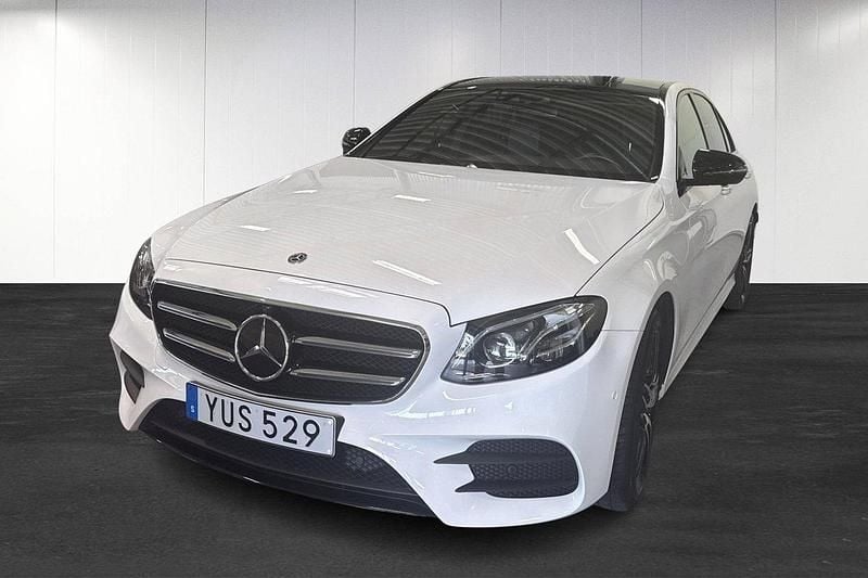 Vit Begagnad 2017 Mercedes E350 AMG line Sedan | 379 000 kr (Bra pris) - Bild 1/4
