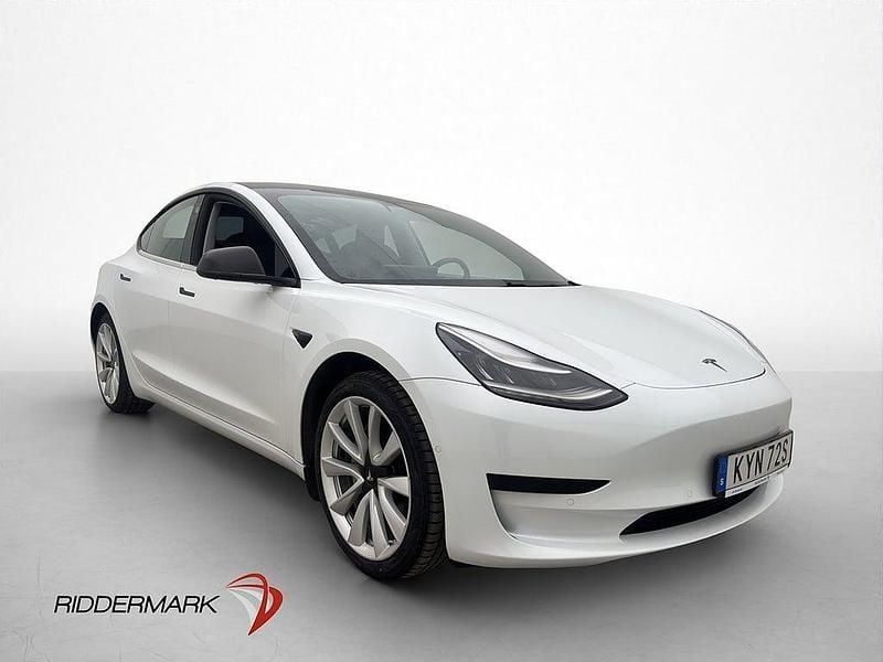 Begagnad Tesla Model 3 Standard Range Plus 239 kW (325 HK) 2020 Vit Sedan