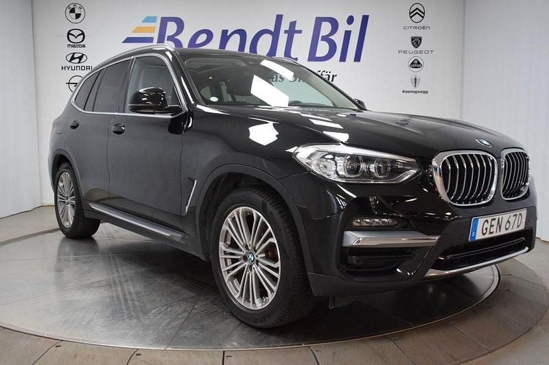 Svart Begagnad 2021 BMW X3 Luxury Line SUV | 424 500 kr (Bra pris) - Bild 1/4