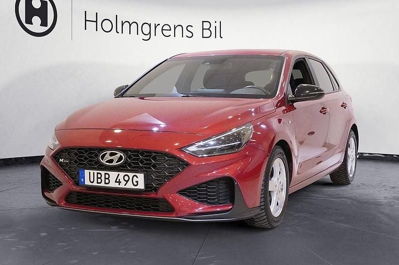 Begagnad Hyundai i30 N Line 160 HK (117 kW) 2022 Sunset red Halvkombi