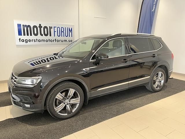 Svart Begagnad 2018 VW Tiguan Allspace Highline SUV | 239 900 kr (Marknadspris) - Bild 1/4
