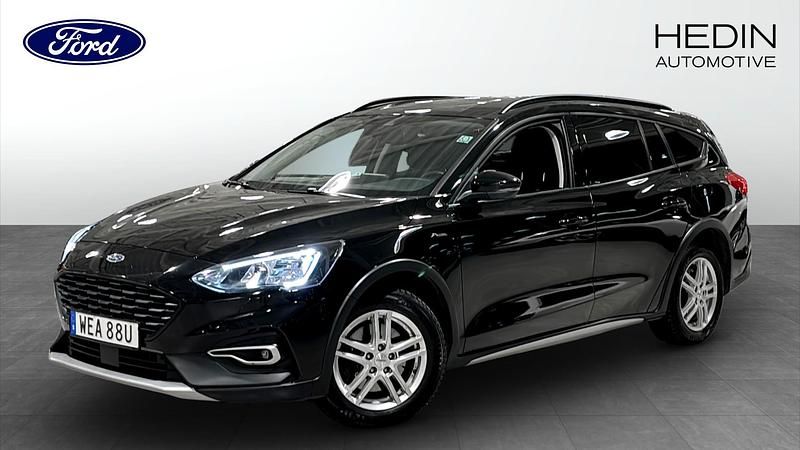 Svart Begagnad 2021 Ford Focus Active Kombi | 167 900 kr (Marknadspris) - Bild 1/4