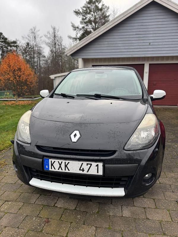 Begagnad 2010 Renault Clio R.S. Halvkombi | 39 000 kr (Lite dyr) - Bild 1/4