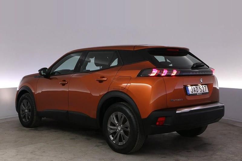 Begagnad Peugeot e-2008 Active 100 kW (136 HK) 2022 Orange SUV