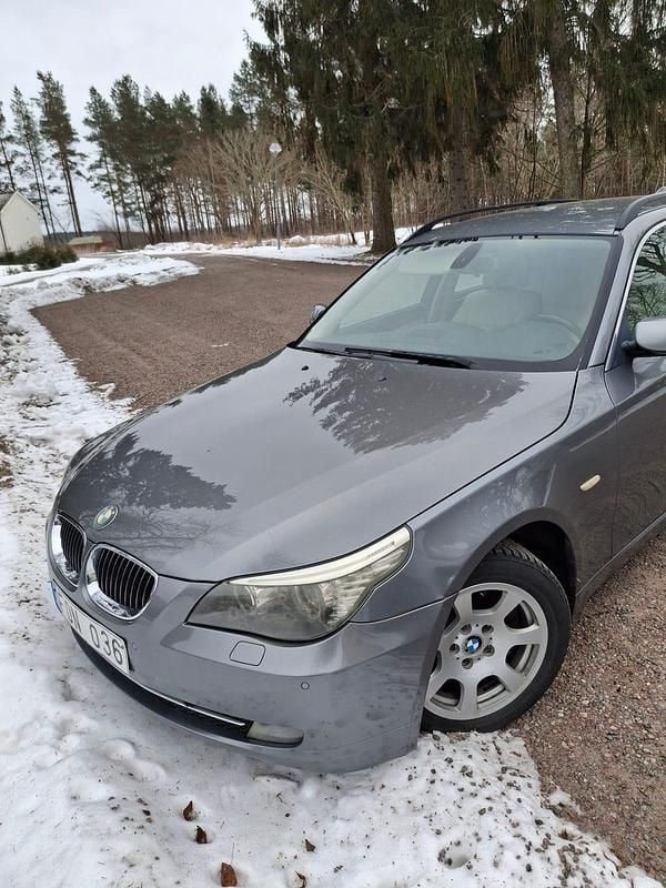 Begagnad BMW 523 190 HK (139 kW) 2007 Kombi