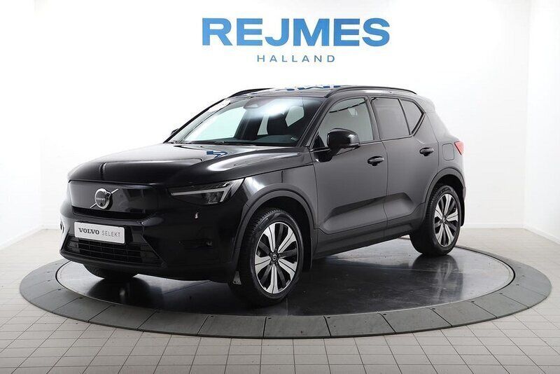 Svart Begagnad 2023 Volvo XC40 Ultimate SUV | 529 500 kr - Bild 1/4