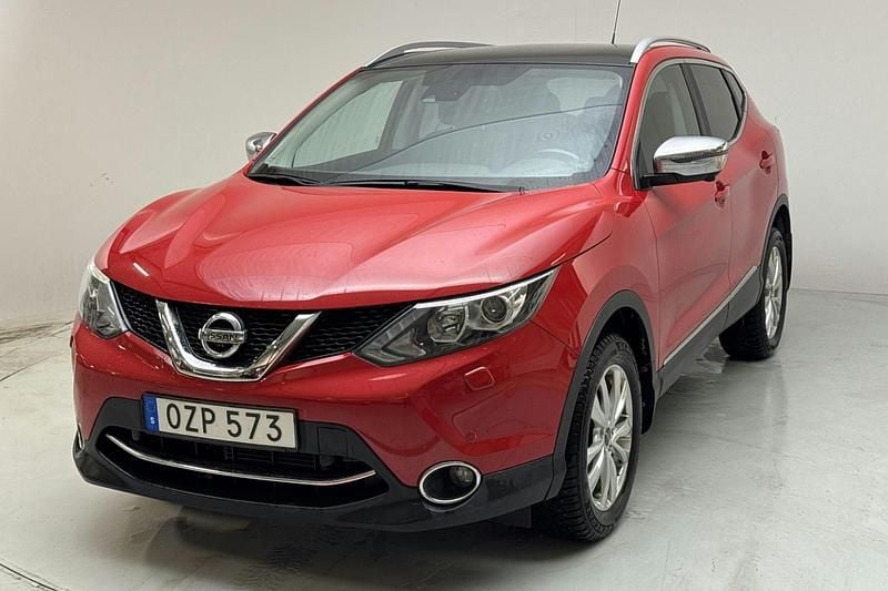 Röd Begagnad 2016 Nissan Qashqai SUV | 139 000 kr (Marknadspris) - Bild 1/4