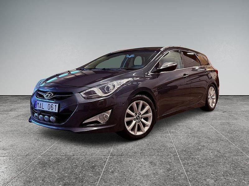Grå Begagnad 2011 Hyundai i40 Kombi | 84 900 kr (Marknadspris) - Bild 1/4
