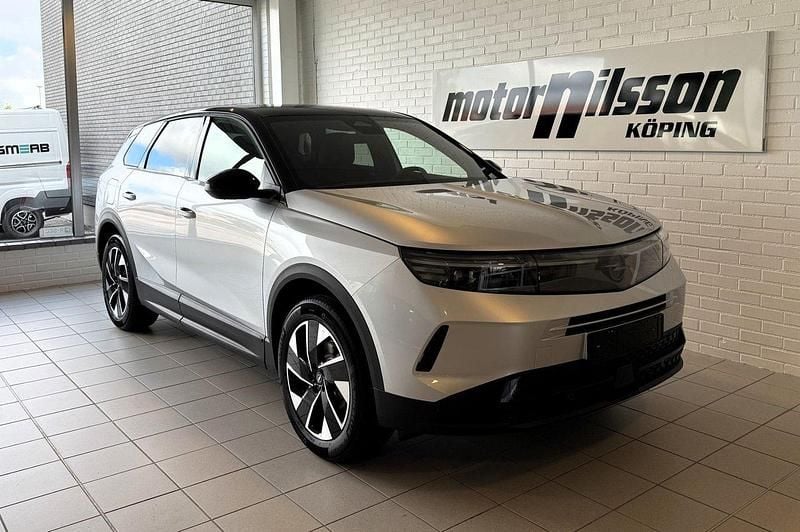 Grå Ny 2025 Opel Grandland X SUV | 468 900 kr (Marknadspris) - Bild 1/4