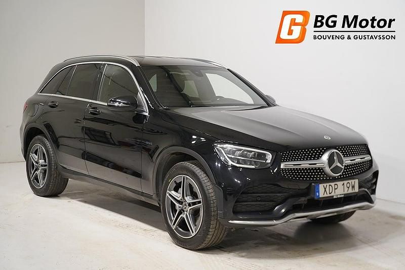 Begagnad Mercedes GLC300e AMG line 211 HK (155 kW) 2021 Svart SUV
