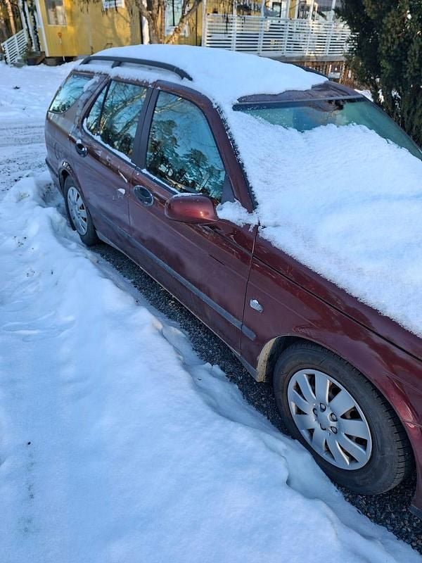 Begagnad 2004 Saab 9-5 Kombi | 5 000 kr (Superpris) - Bild 1/2