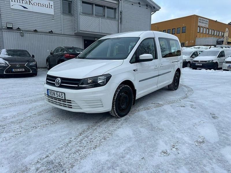 Begagnad VW Caddy Maxi Life 102 HK (75 kW) 2019 Vit Minibuss