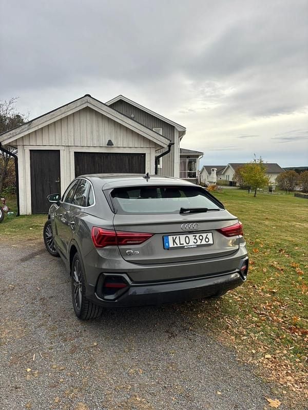 Begagnad Audi Q3 Sportback 150 HK (110 kW) 2023 Chronosgrå metallic SUV