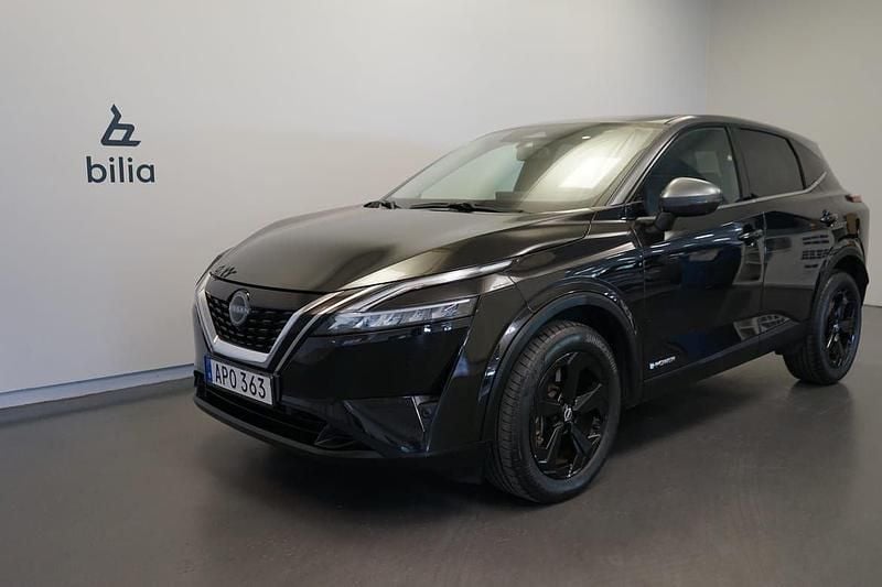 Svart Begagnad 2023 Nissan Qashqai Black Edition SUV | 299 500 kr (Bra pris) - Bild 1/3