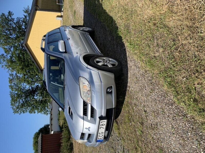Silver Begagnad 2007 Mitsubishi Outlander SUV | 27 500 kr - Bild 1/4