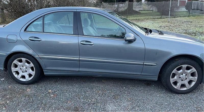 Begagnad 2007 Mercedes C180 Elegance Sedan | 40 000 kr (Marknadspris) - Bild 1/4