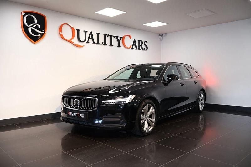 Svart Begagnad 2022 Volvo V90 Momentum Kombi | 229 000 kr (Bra pris) - Bild 1/4