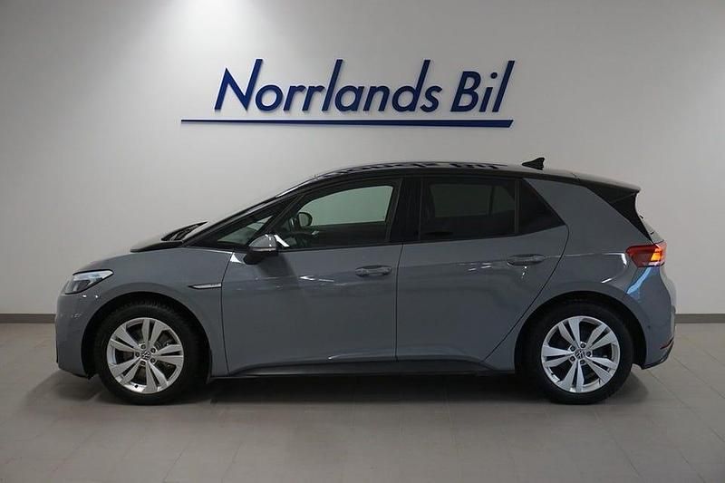 Begagnad VW ID.3 Edition 150 kW (204 HK) 2023 Moonstone grey black Halvkombi