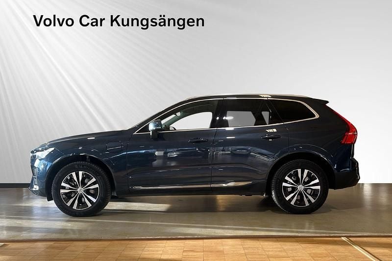 Begagnad Volvo XC60 Core 350 HK (257 kW) 2024 Mörkblå SUV