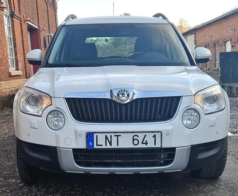 Vit Begagnad 2011 Skoda Yeti Experience SUV | 69 000 kr (Marknadspris) - Bild 1/4