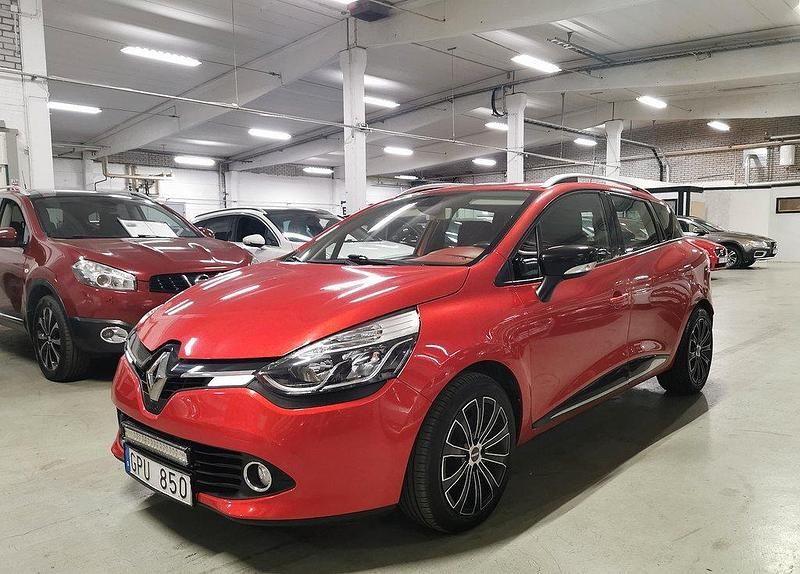 Röd Begagnad 2013 Renault Clio GrandTour Kombi | 54 900 kr (Marknadspris) - Bild 1/4