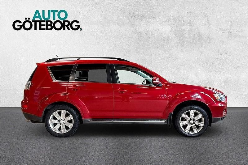 Begagnad Mitsubishi Outlander Comfort Edition 156 HK (114 kW) 2011 Röd SUV