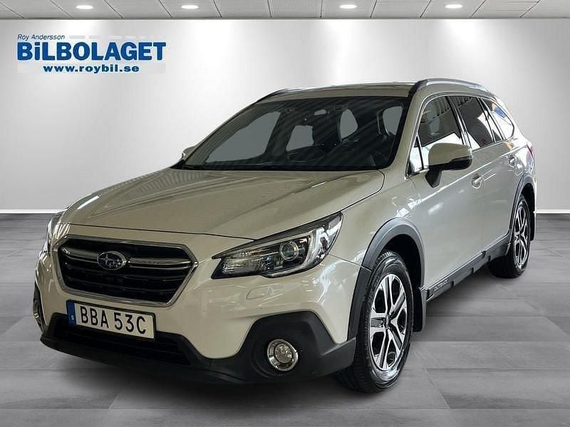 Vit Begagnad 2019 Subaru Outback SUV | 204 900 kr (Marknadspris) - Bild 1/4