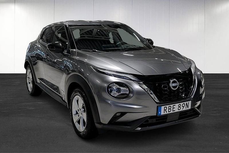 Begagnad Nissan Juke N-Connecta 143 HK (105 kW) 2024 Grå SUV