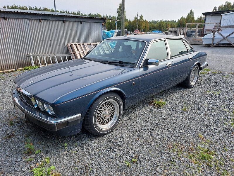 Blå Begagnad 1992 Jaguar XJ Sedan | 29 900 kr - Bild 1/4