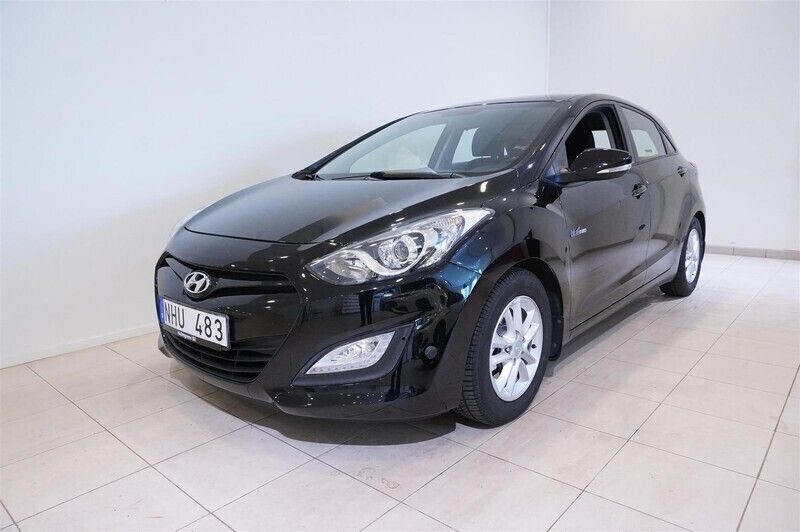 Begagnad Hyundai i30 110 HK (80 kW) 2014 Phantom black (me) Halvkombi