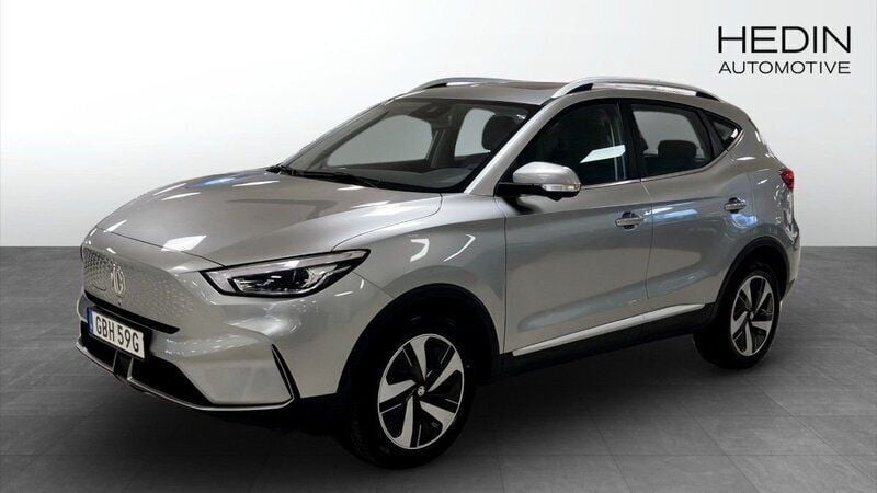 Grå (grey) Begagnad 2022 MG ZS Luxury Sedan | 249 900 kr (Superpris) - Bild 1/4